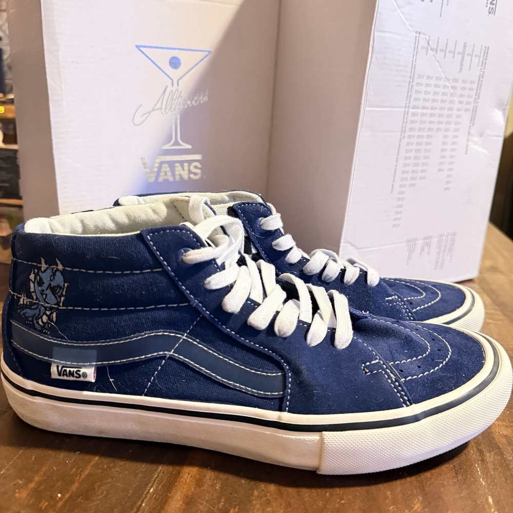 Vans Sk8-Mid Pro in the Alltimers "Traditional Navy / Classic White" 9M
